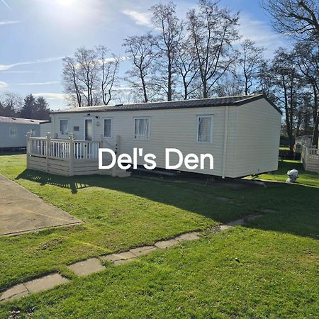 Del'S Den Lakeside Weeley Bridge Eksteriør bilde