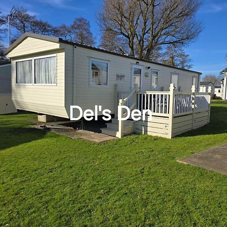 Del'S Den Lakeside Weeley Bridge Eksteriør bilde