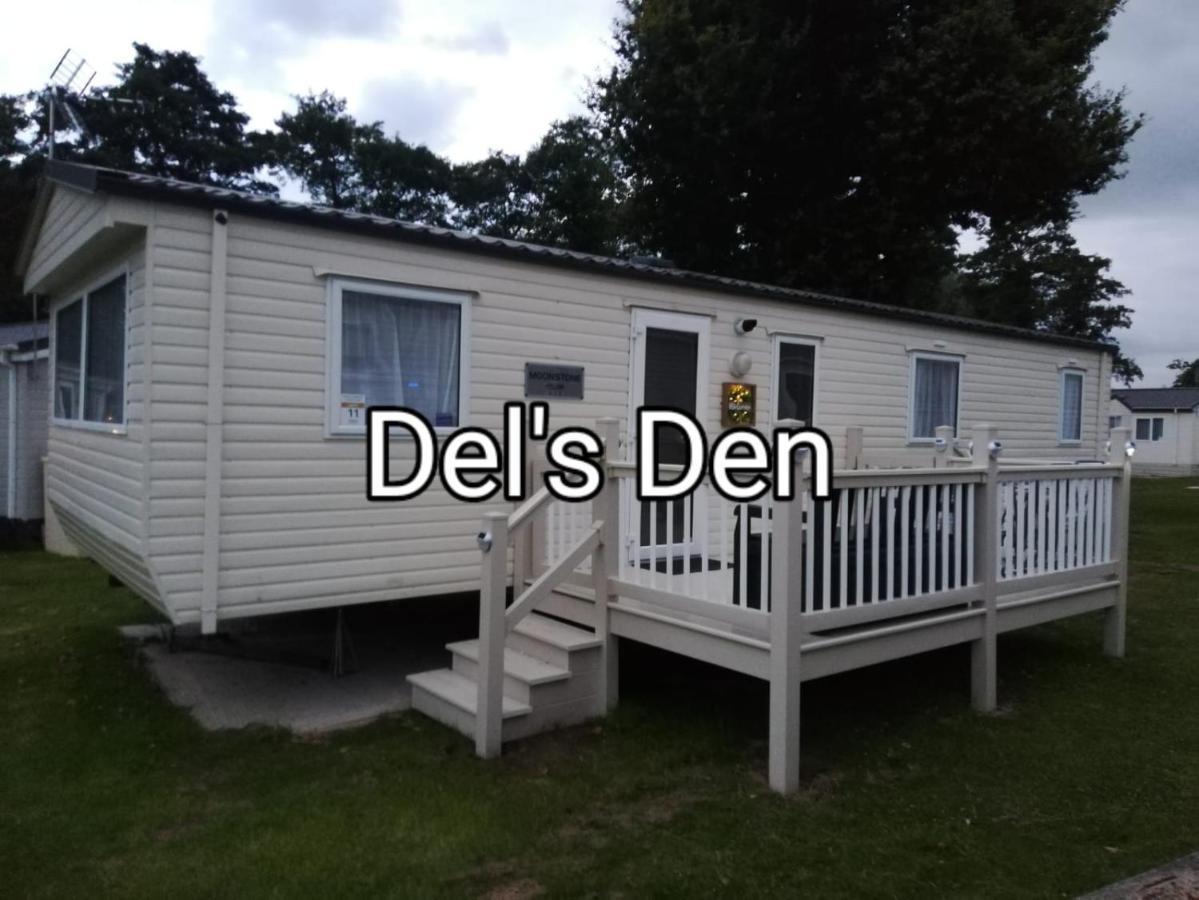 Del'S Den Lakeside Weeley Bridge Eksteriør bilde