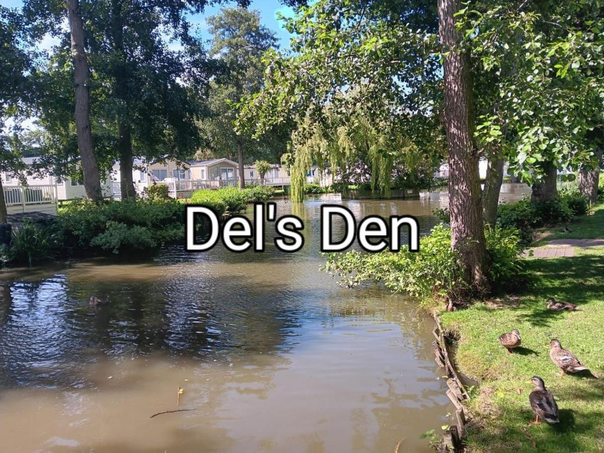 Del'S Den Lakeside Weeley Bridge Eksteriør bilde