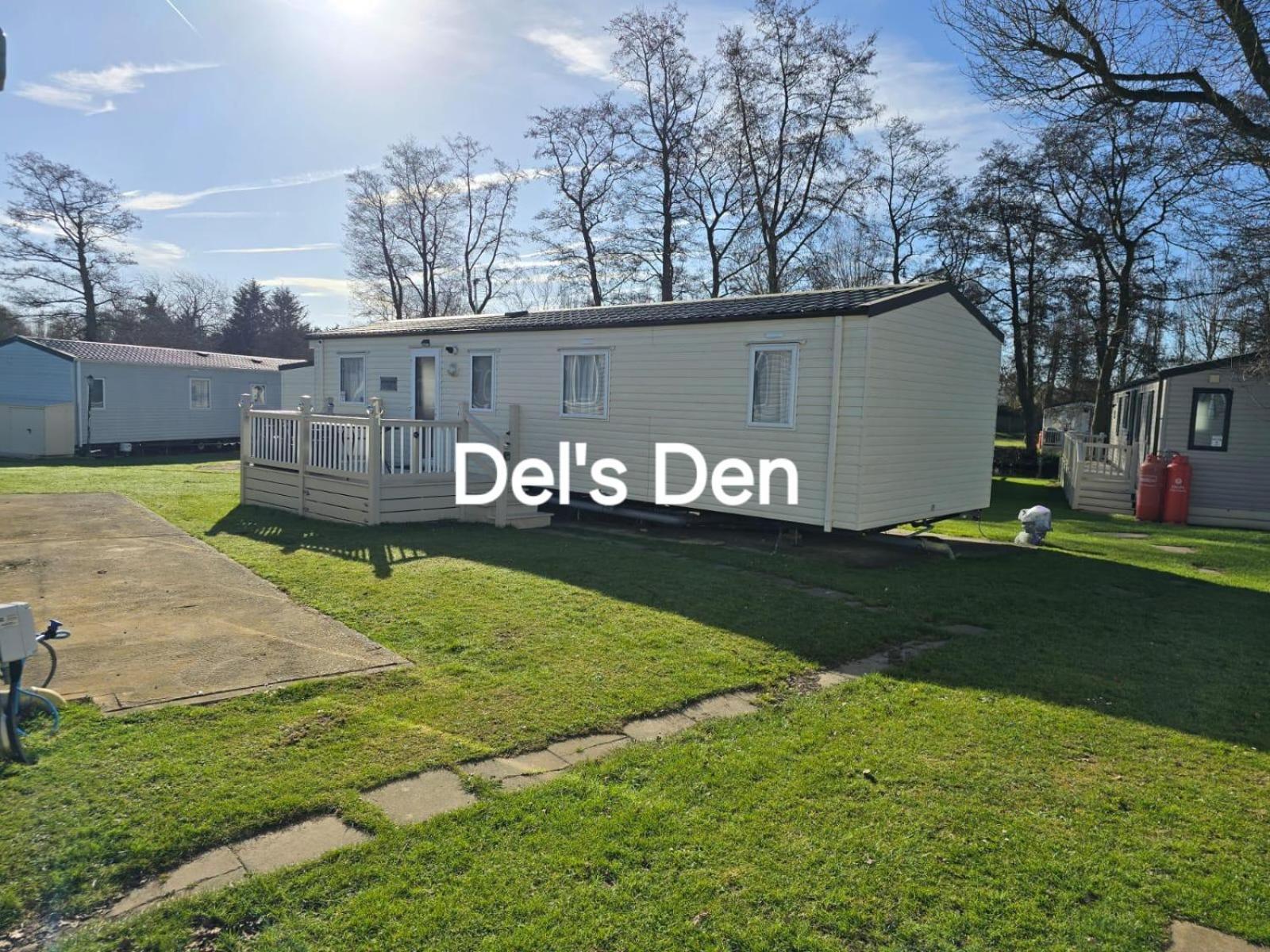 Del'S Den Lakeside Weeley Bridge Eksteriør bilde