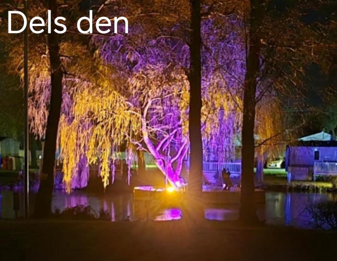 Del'S Den Lakeside Weeley Bridge Eksteriør bilde