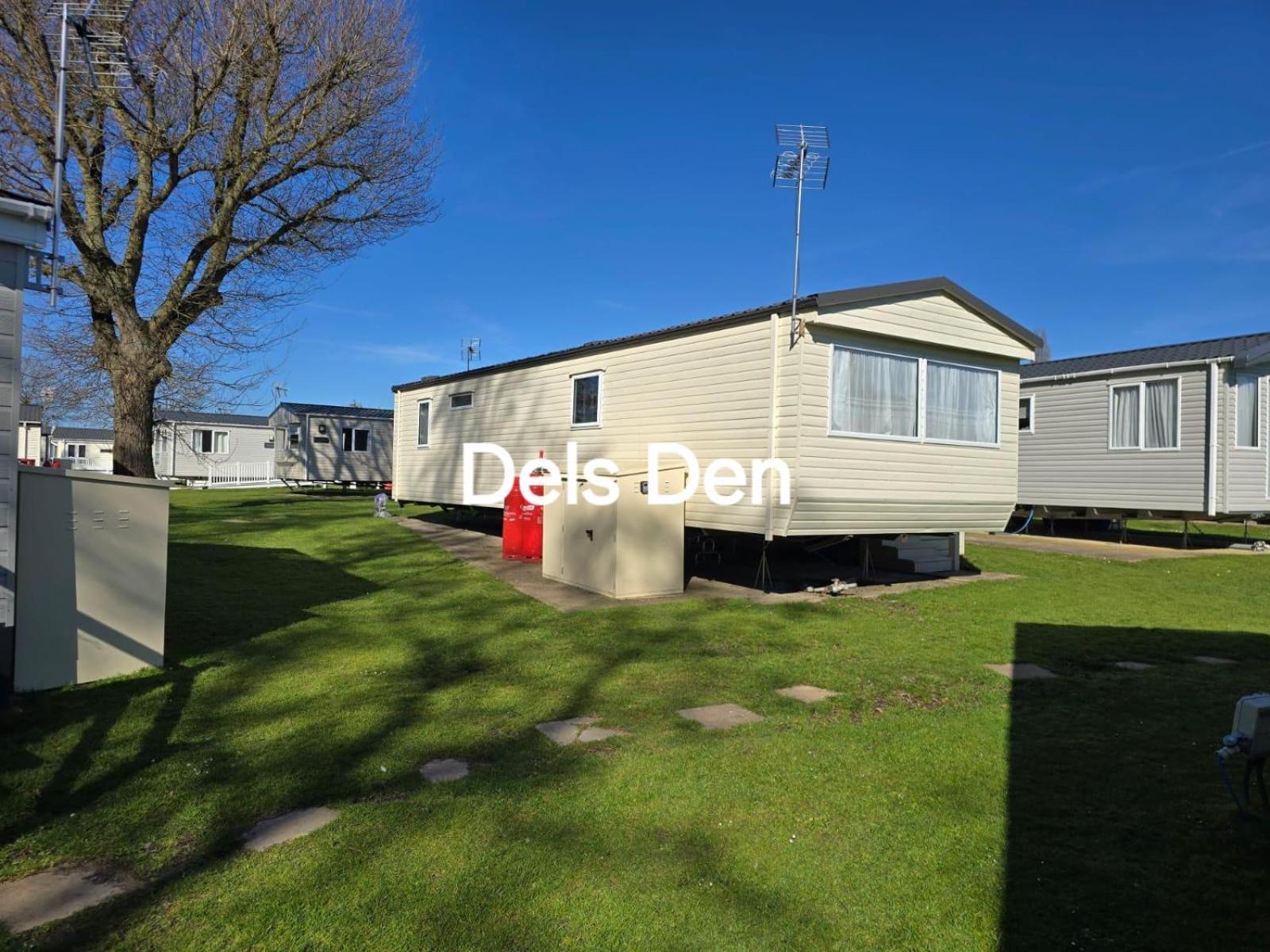 Del'S Den Lakeside Weeley Bridge Eksteriør bilde